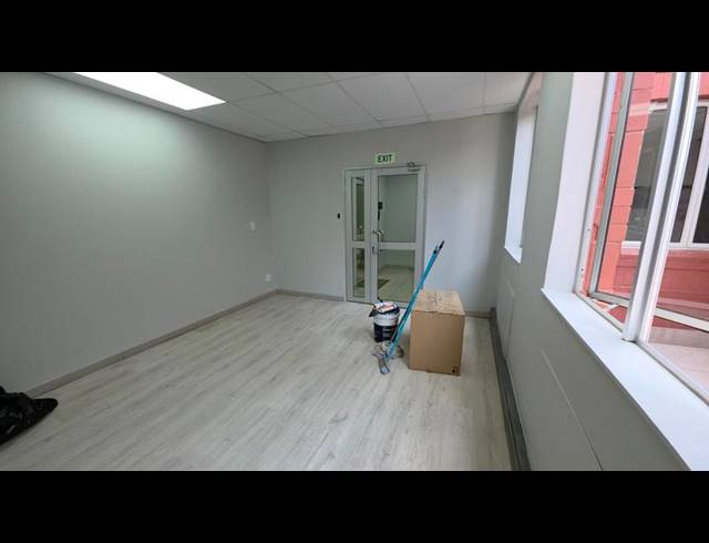 BUSINESS PROPERTY TO RENT IN FAERIE GLEN